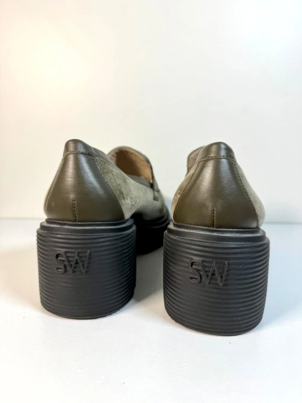 NWOB! Stuart Weitzman Soho Cargo Green Velvet Lug Sole Platform Loafers | Size 8